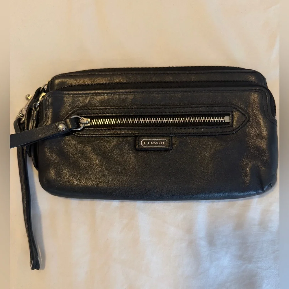 Coach Black Leather Shoulder Bag
Size: OS - Picture 1 of 7
